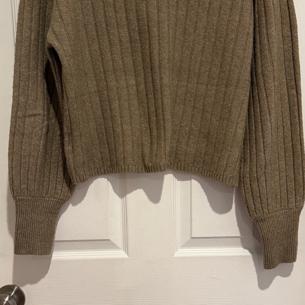 Express Tan Ribbed Turtleneck Sweater Cropped Balloon Sleeve Medium - Picture 11 of 13